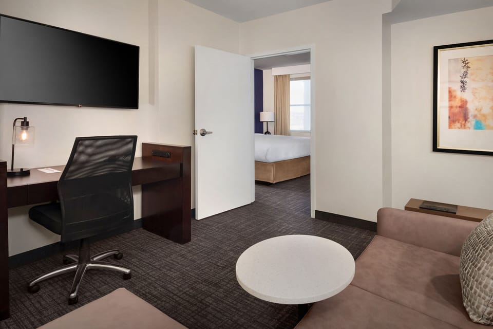 Premium bedding, in-room safe, desk, laptop workspace