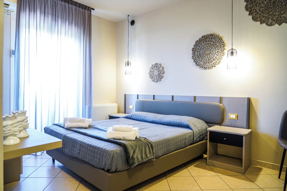 Double or Twin Room, Valley View | Minibar, in-room safe, desk, free cribs/infant beds