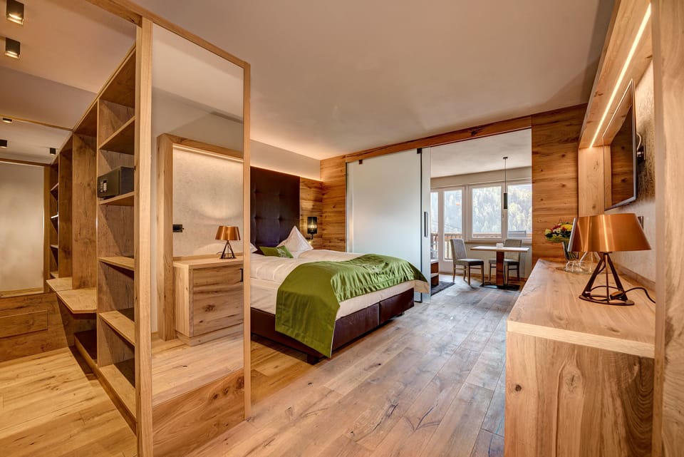Family Suite, 1 Bedroom, Mountain View | Premium bedding, minibar, in-room safe, desk