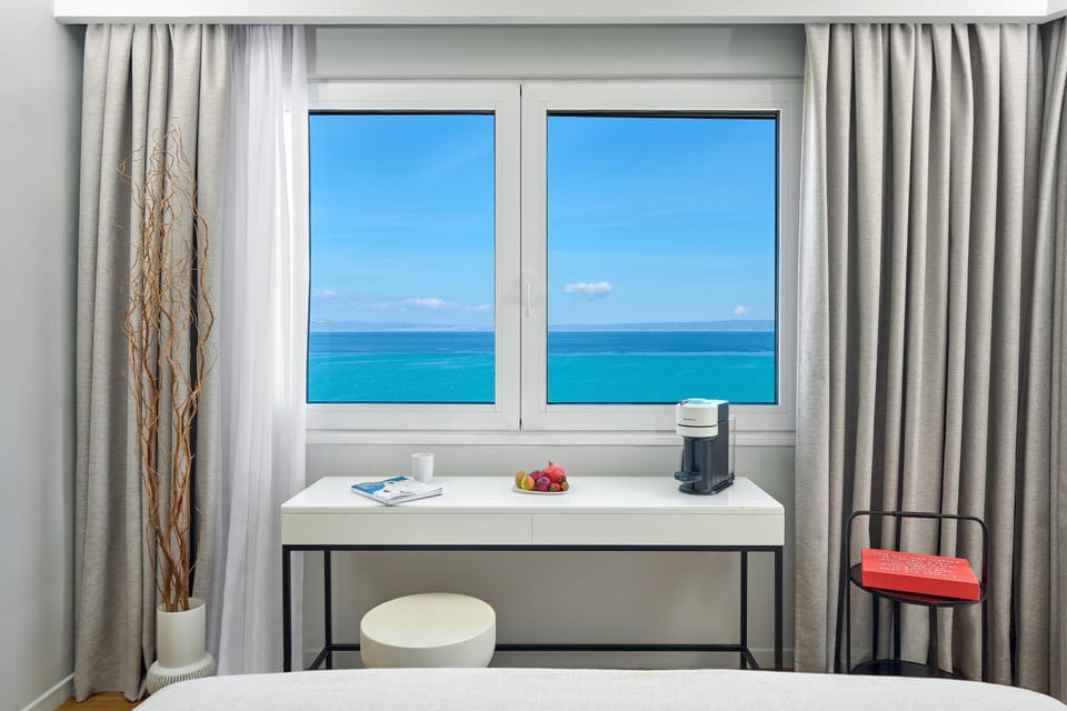 Sapphire Retreat | Bathroom | Free toiletries, hair dryer, bathrobes, slippers