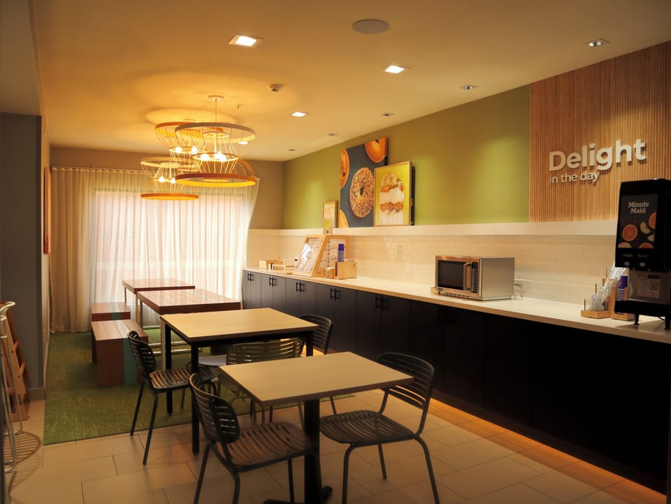 Free daily continental breakfast