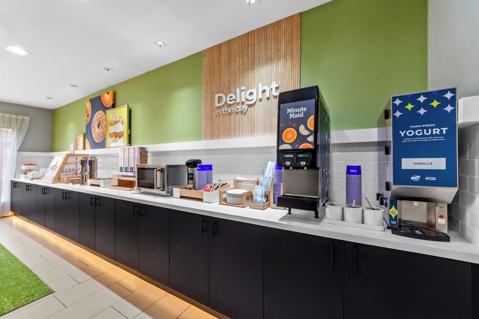 Free daily continental breakfast