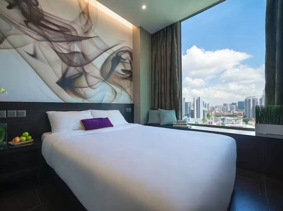 Premium bedding, in-room safe, desk, laptop workspace
