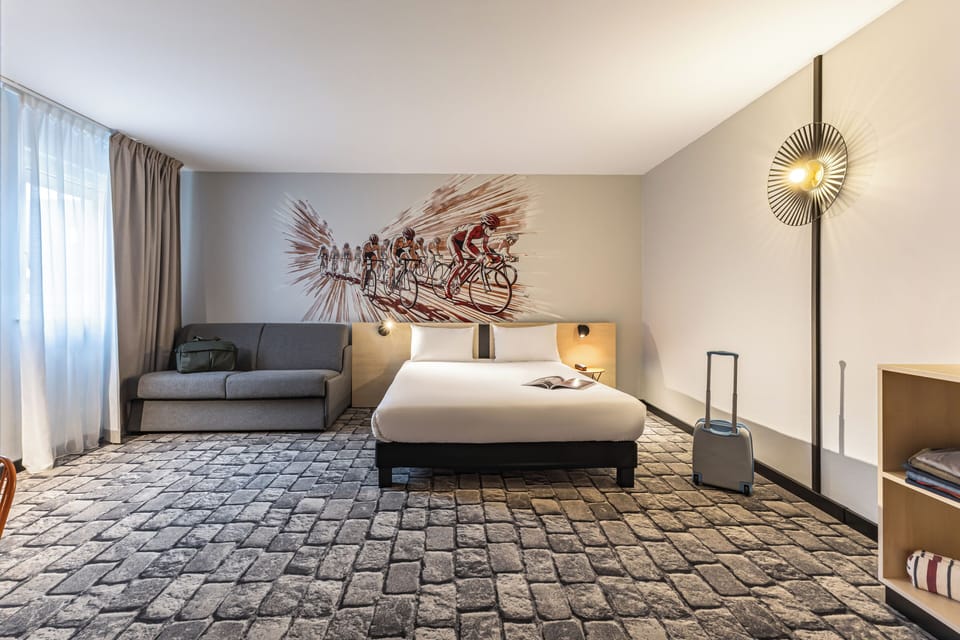 Family Room, 1 Double Bed with Sofa bed | Desk, laptop workspace, soundproofing, travel crib