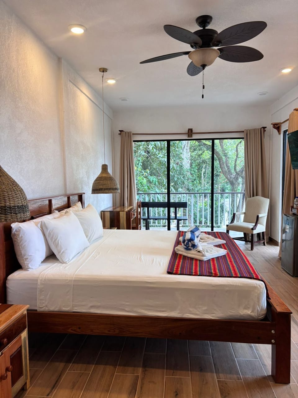 Superior Room | In-room safe, individually decorated, individually furnished, desk