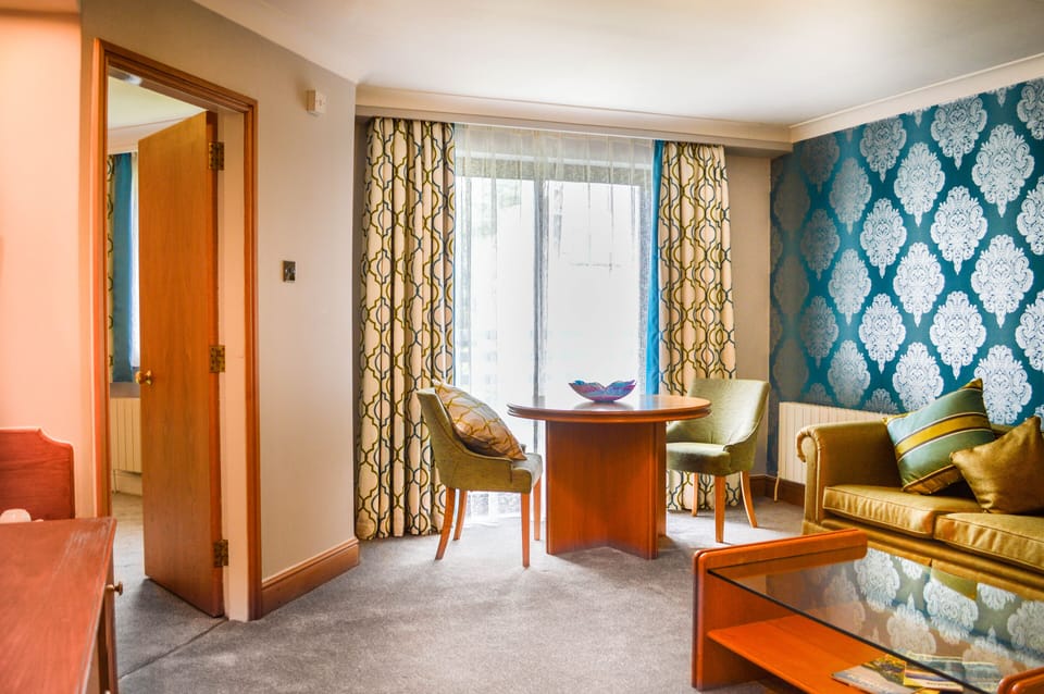 Superior Suite | Desk, iron/ironing board, free WiFi, bed sheets