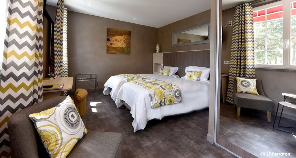 Superior Twin Room | Individually decorated, soundproofing, free WiFi, bed sheets