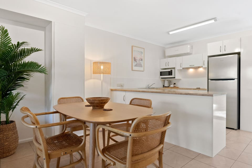 Premium Apartment, 2 Bedrooms | 2 bedrooms, soundproofing, iron/ironing board, WiFi (free)