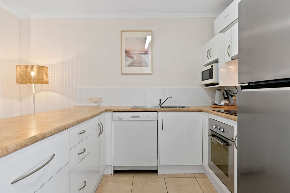 Premium Apartment, 2 Bedrooms | Private kitchen | Coffee/tea maker, fridge, microwave, oven