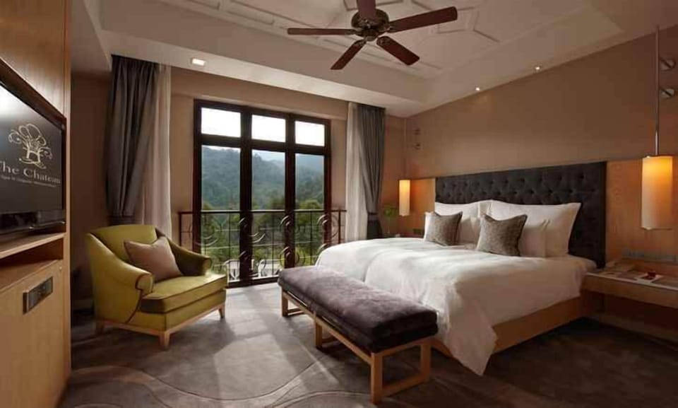 Premier Room | Premium bedding, minibar, in-room safe, desk