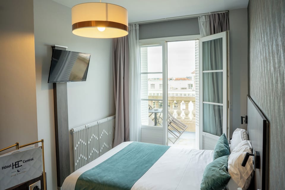 Premium Double Room | Premium bedding, desk, blackout drapes, soundproofing