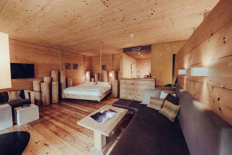 Secret Forest Suite | Hypo-allergenic bedding, in-room safe, individually furnished, desk