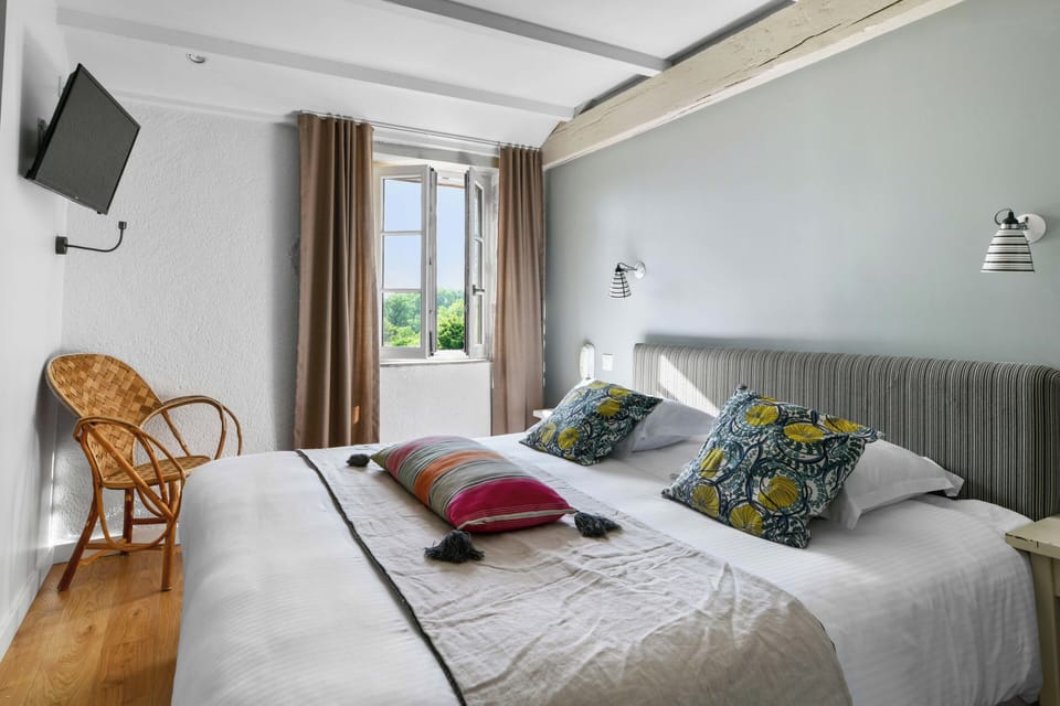 Comfort Double Room | Premium bedding, soundproofing, iron/ironing board