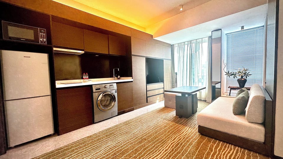 Superior Suite(King) | Premium bedding, minibar, in-room safe, individually furnished
