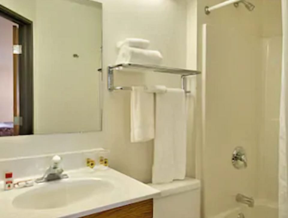 Free cribs/infant beds, rollaway beds, free WiFi, bed sheets