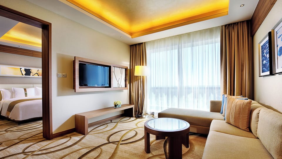 Down comforters, minibar, in-room safe, desk
