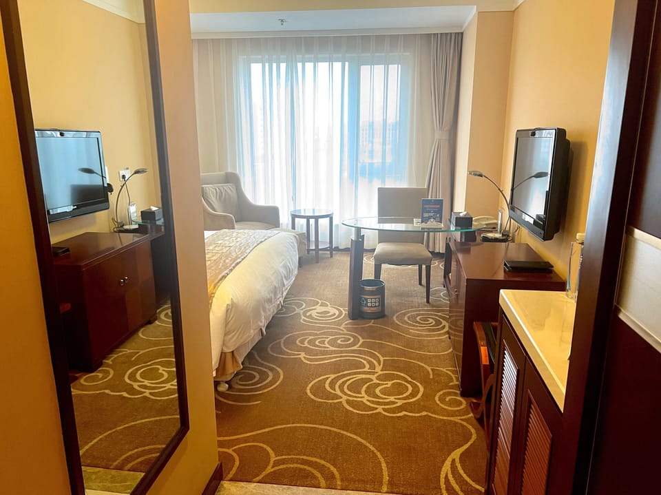 Standard King Room | Premium bedding, down comforters, minibar, in-room safe