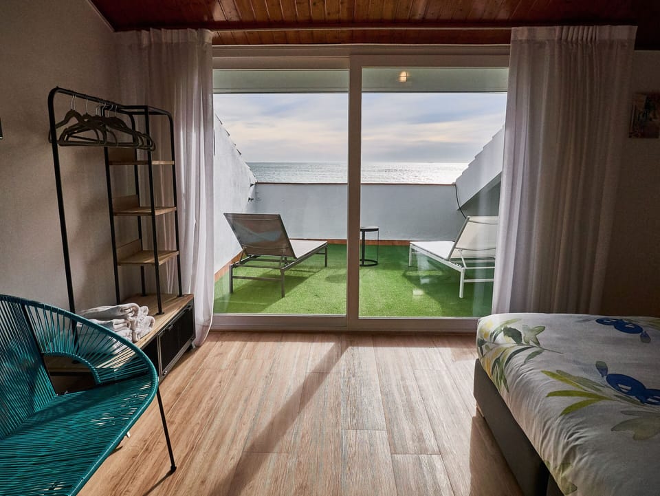 Superior Studio Suite, Beach View | Free WiFi