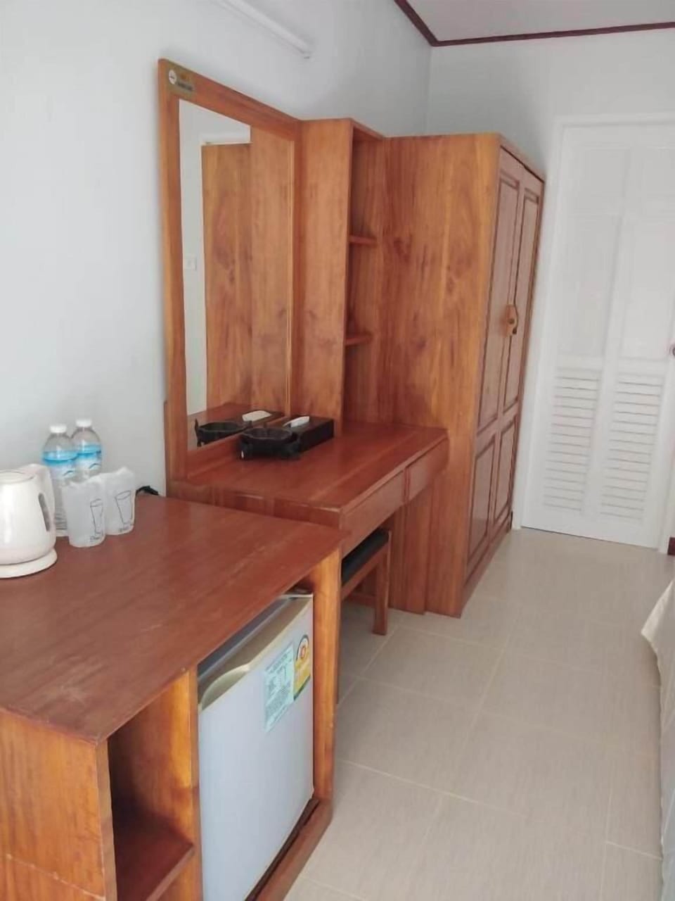 Minibar, soundproofing, WiFi (free), bed sheets