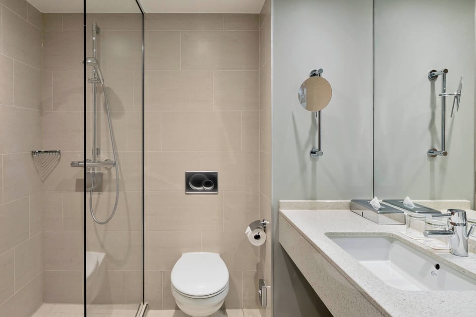 Shower, free toiletries, hair dryer, towels