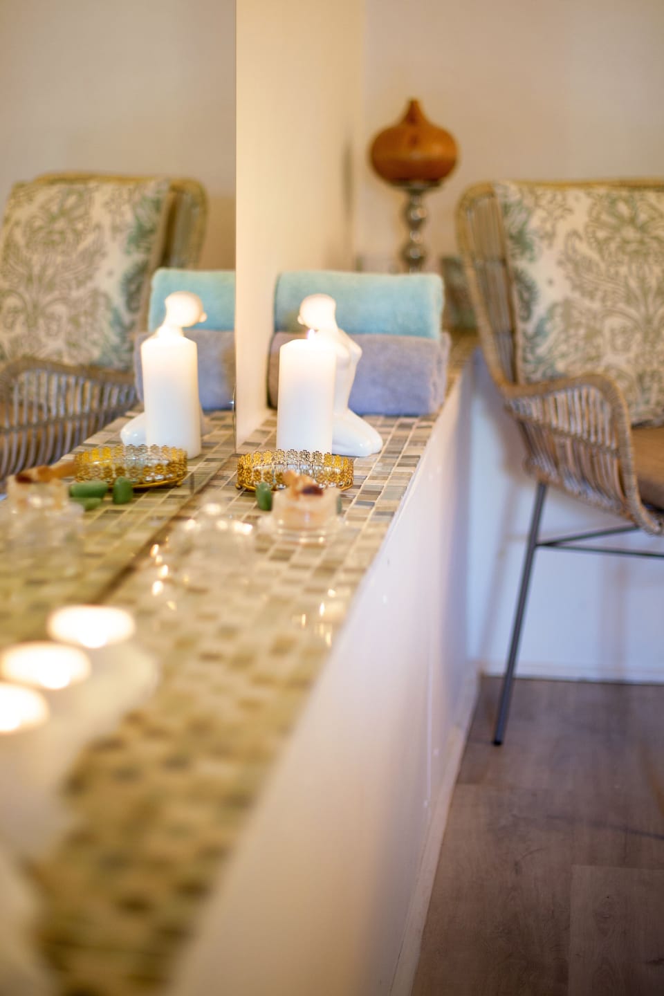 Couples treatment rooms, sauna, body treatments, aromatherapy