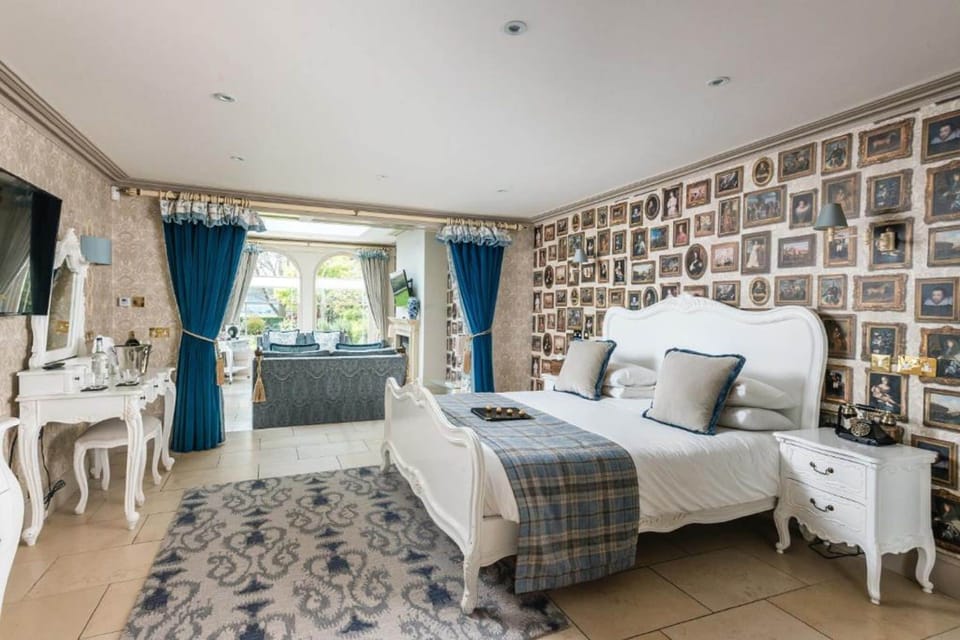 Grand Suite | In-room safe, individually decorated, individually furnished