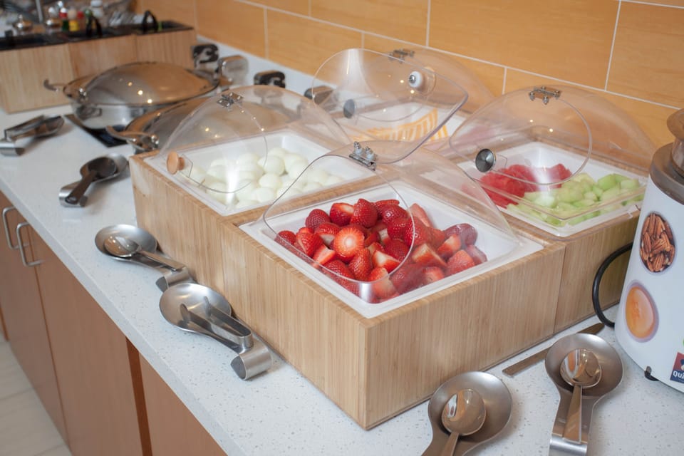 Free daily continental breakfast