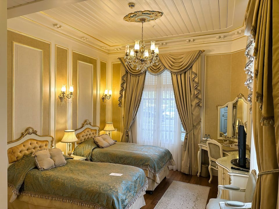 Twin Room | Premium bedding, minibar, in-room safe, free cribs/infant beds