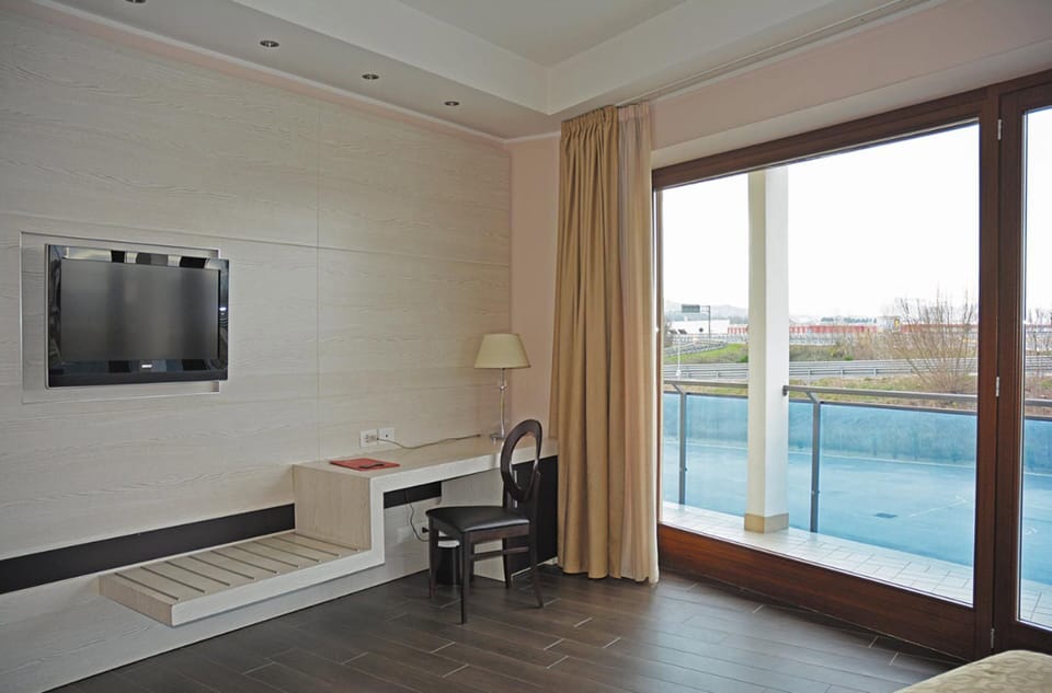 Triple Room | Premium bedding, minibar, in-room safe, desk