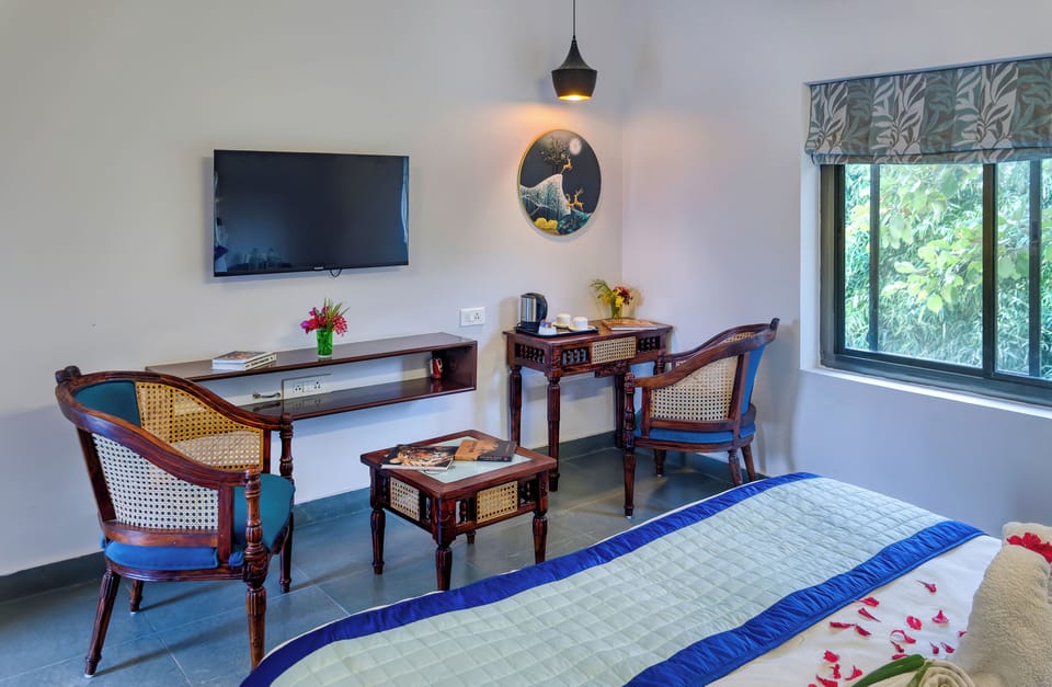 Deluxe Double Room | Desk, blackout drapes, iron/ironing board (on request), WiFi (free)