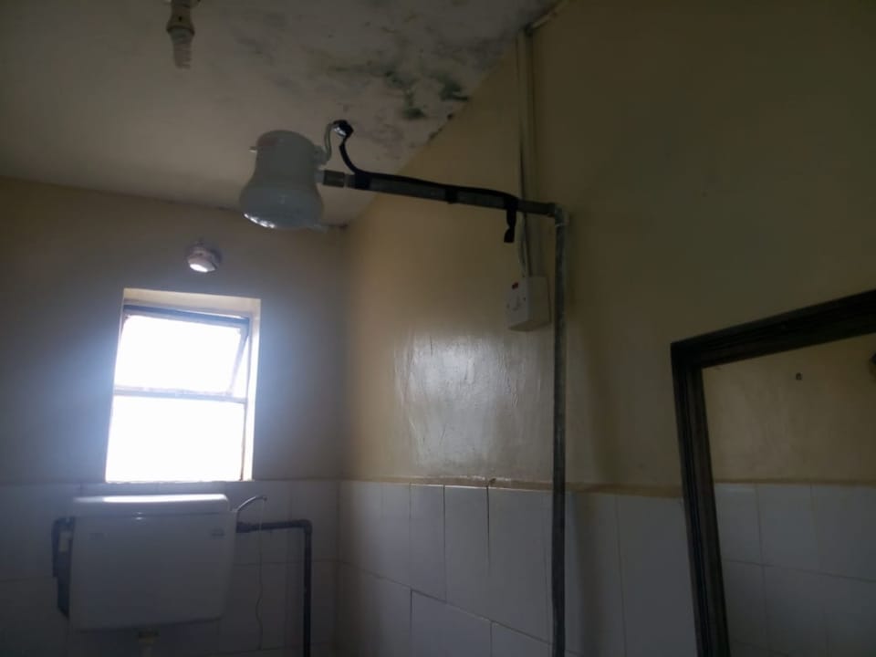 Standard Room | Bathroom shower