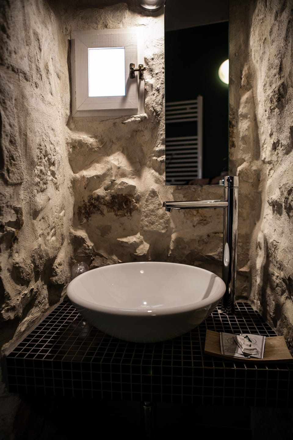 Deluxe Room | Bathroom sink