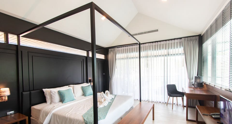 Family Villa | Minibar, blackout drapes, free WiFi, bed sheets