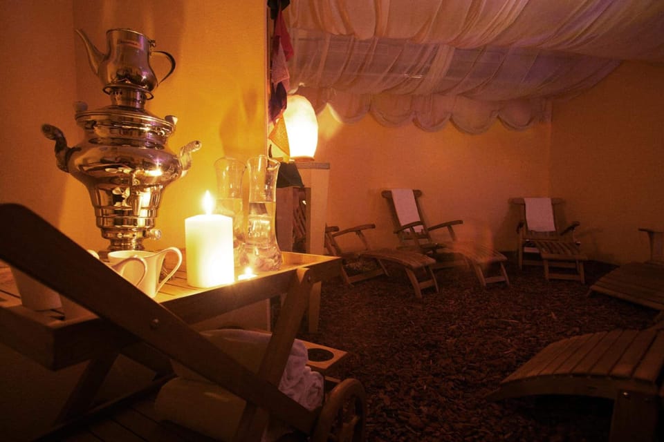 Couples treatment rooms, sauna, hot tub, steam room, hot springs