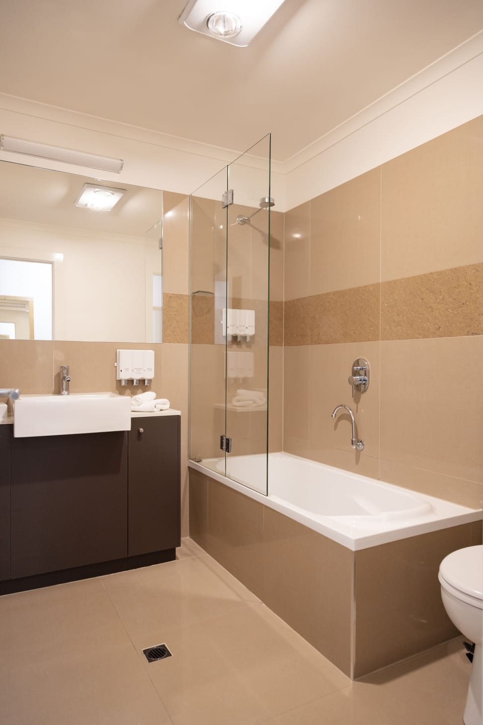 Classic Twin Suite | Premium bedding, pillowtop beds, minibar, in-room safe