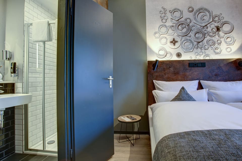Standard Double Room, 1 Double Bed | In-room safe, desk, free WiFi, bed sheets
