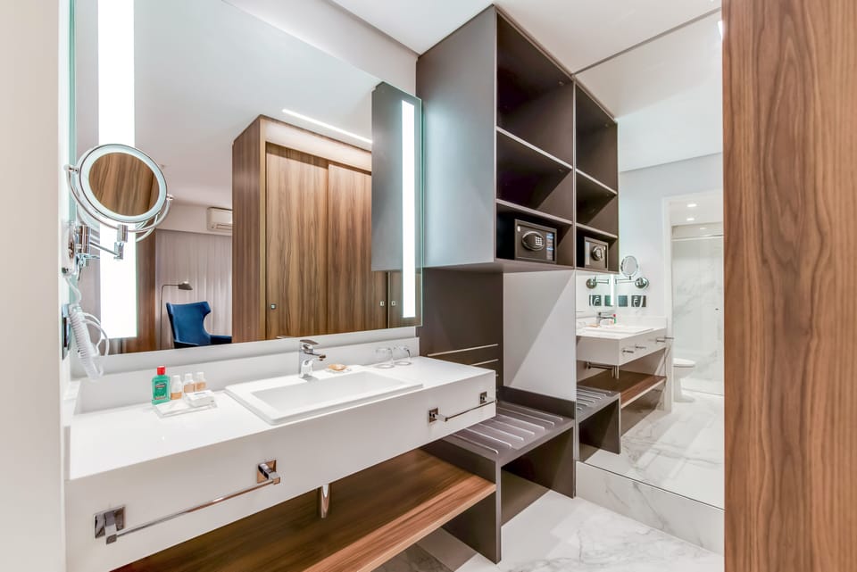 Bathroom sink