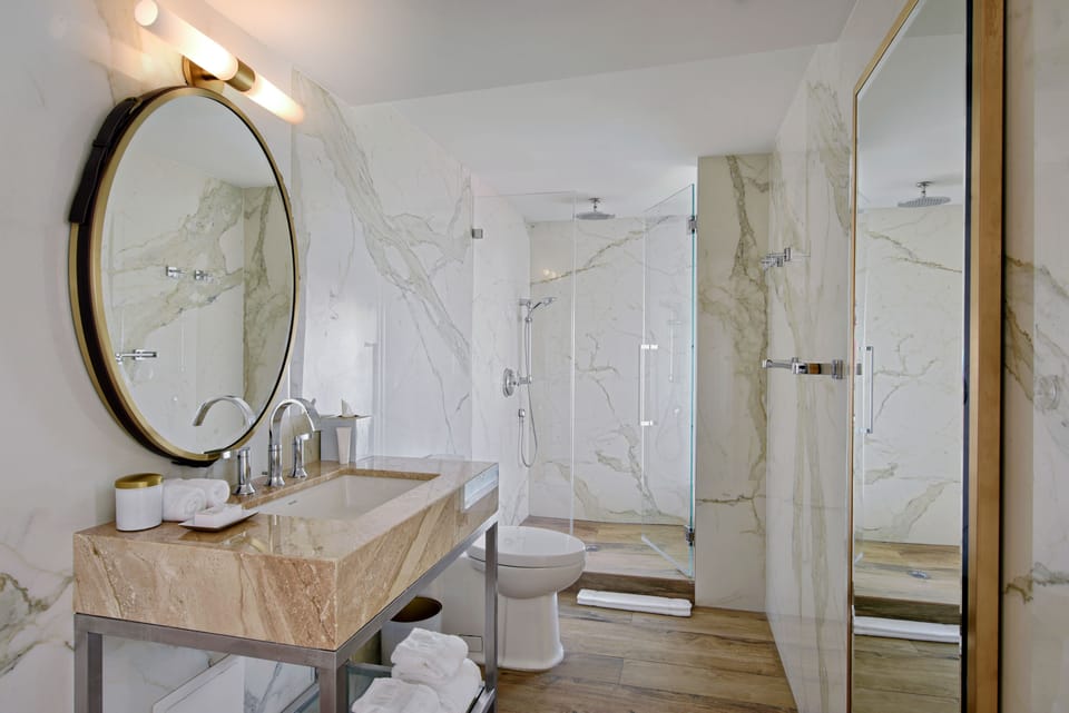 Modern Oceanview | Bathroom | Shower, free toiletries, hair dryer, bathrobes