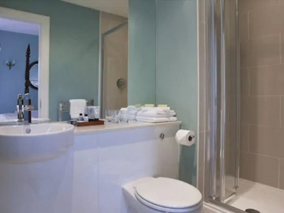 Free toiletries, towels