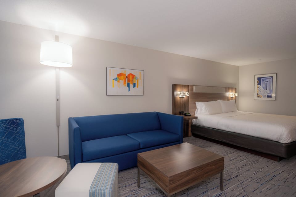 In-room safe, desk, laptop workspace, iron/ironing board
