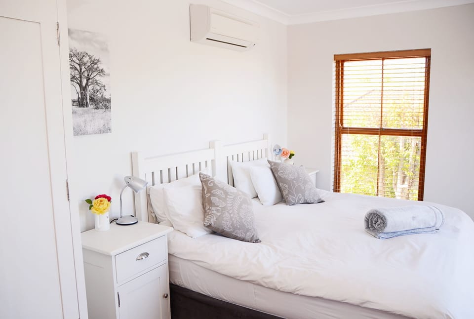 Double Room with King Sized Bed (6) | 1 bedroom, premium bedding, down comforters, in-room safe