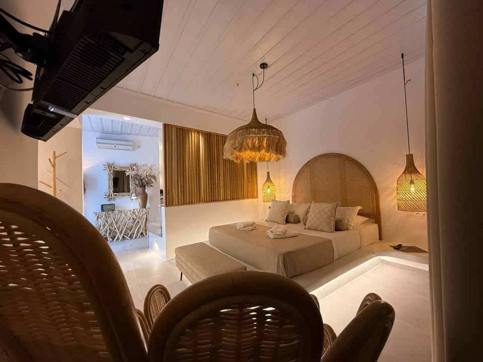 Family Room | Soundproofing, iron/ironing board, free WiFi, bed sheets