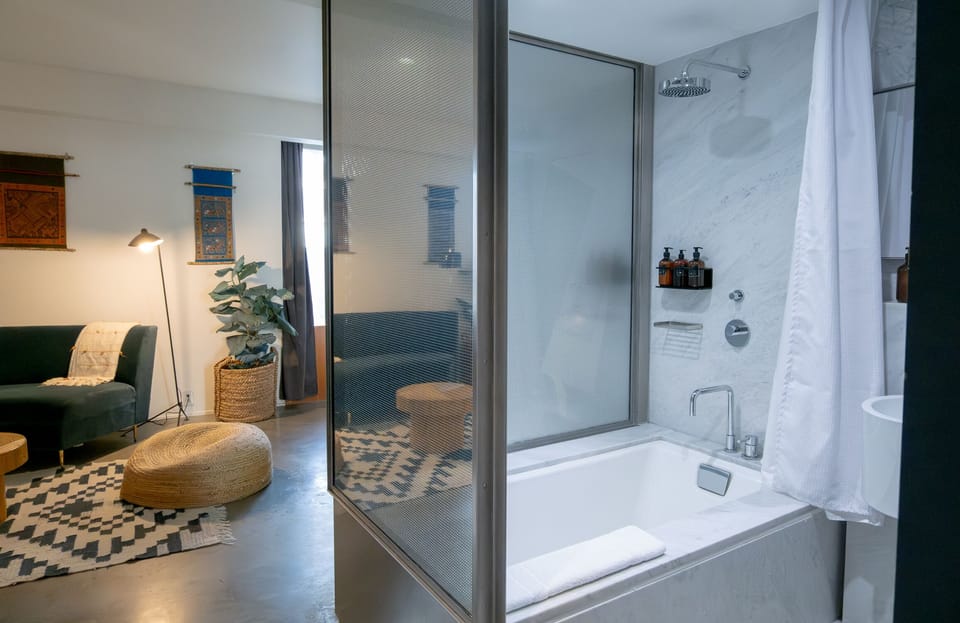 Suite | In-room safe, desk, blackout drapes, free WiFi