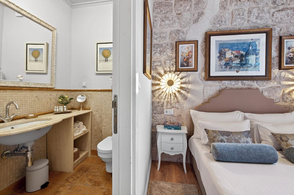 Superior Double Room | In-room safe, desk, blackout drapes, soundproofing
