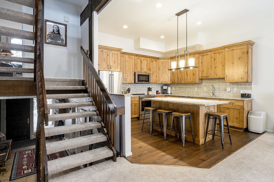 Townhome, 4 Bedrooms | Private kitchen | Coffee/tea maker, fridge, oven, toaster
