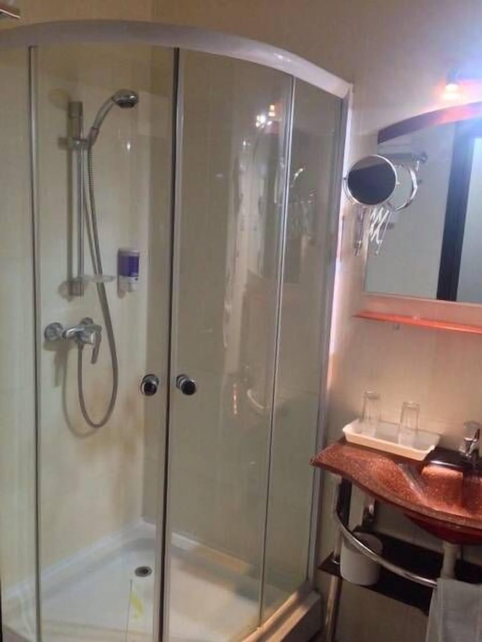 Shower, free toiletries, hair dryer, towels