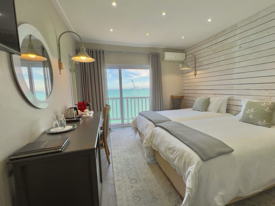 Deluxe Twin Room, Sea View, Sea Facing | Egyptian cotton sheets, premium bedding, Select Comfort beds