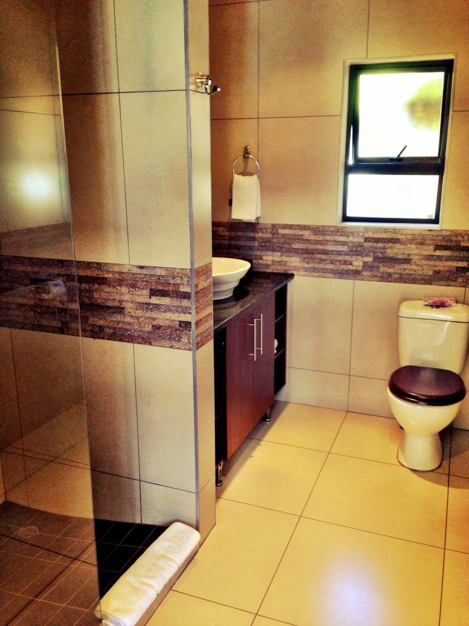 Double Room | Bathroom | Shower, hair dryer, towels