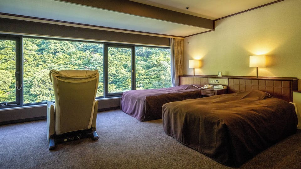 [32 sqm | 2 persons] Spacious Deluxe Twin Forest View Room, Non-Smoking | Desk, WiFi (free), bed sheets