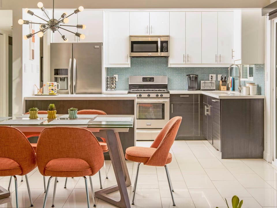 House, Multiple Beds (Alexander Sunrise) | Private kitchen | Fridge, microwave, stovetop, dishwasher